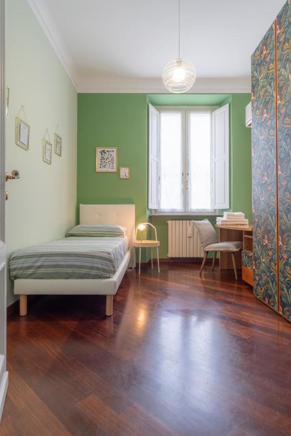 Joyful Naviglio Fortunato * Milaan